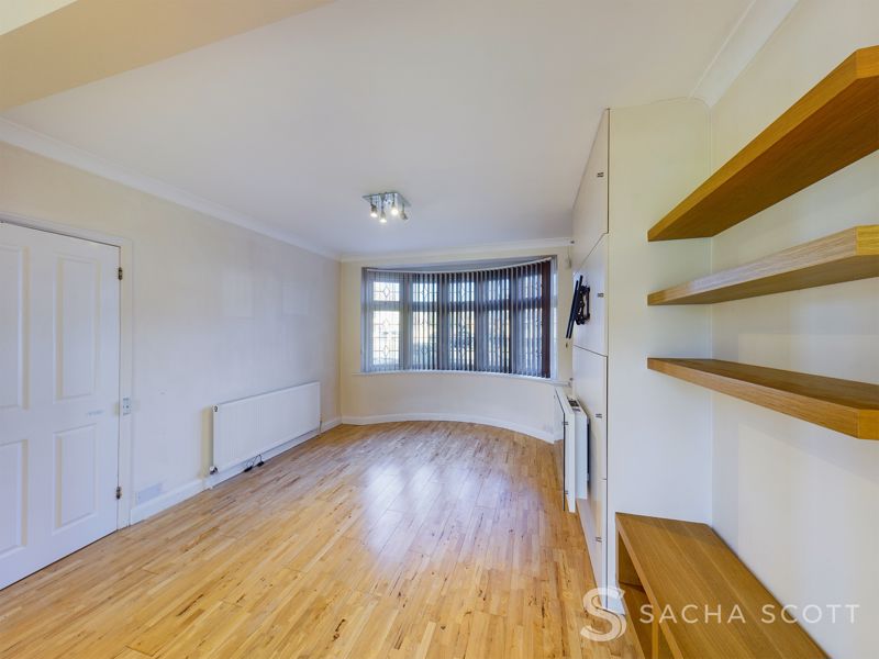 5 bed house to rent in Elmstead Gardens  - Property Image 3