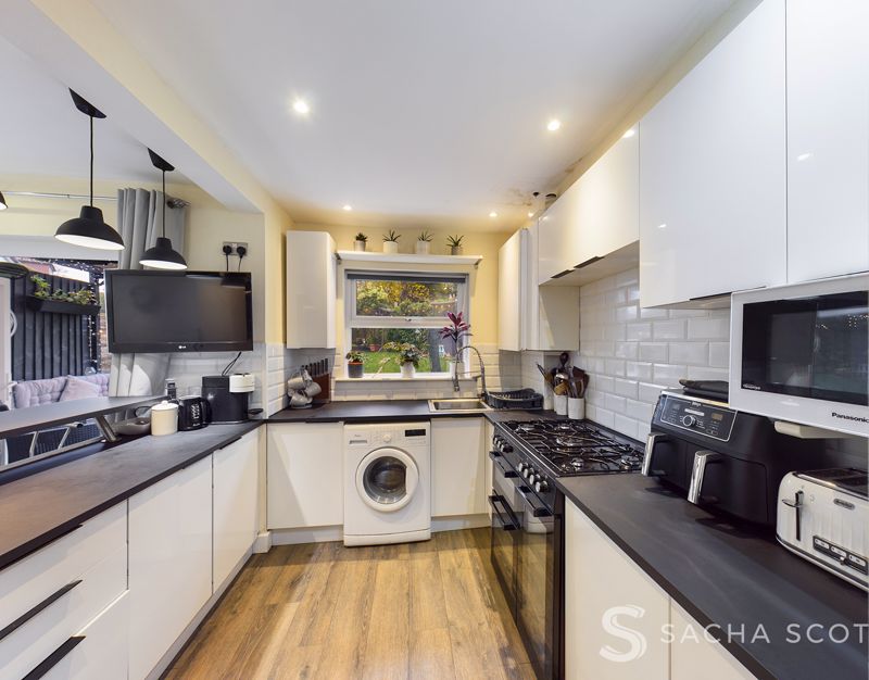 3 bed house for sale in Partridge Mead  - Property Image 6