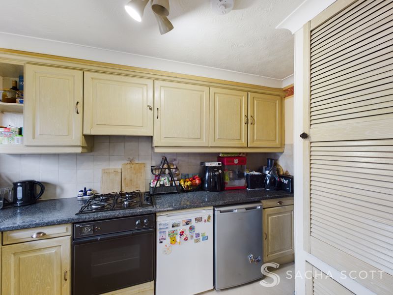 2 bed flat for sale in 84 Worcester Road 7