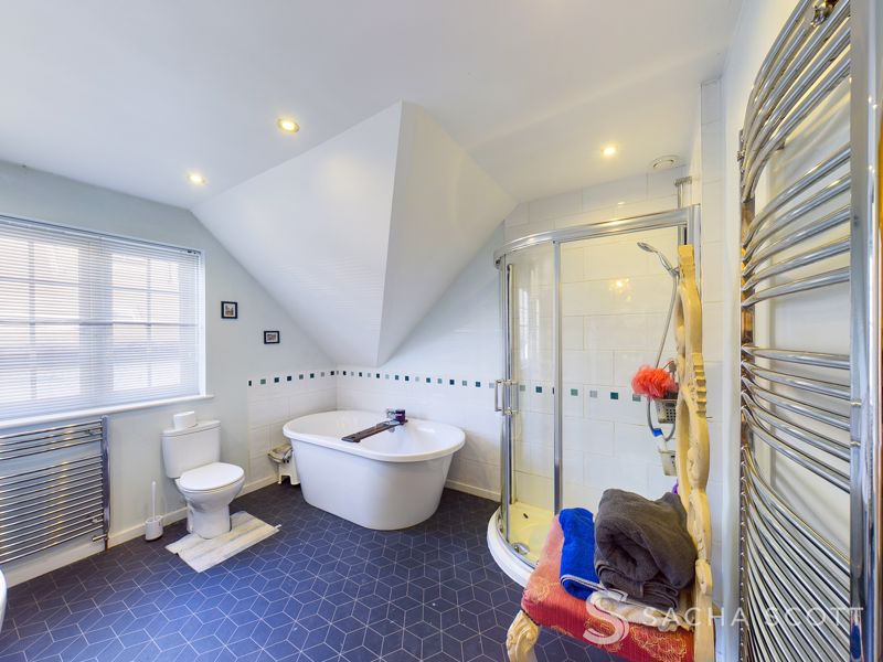 3 bed house for sale in Windmill Lane 14