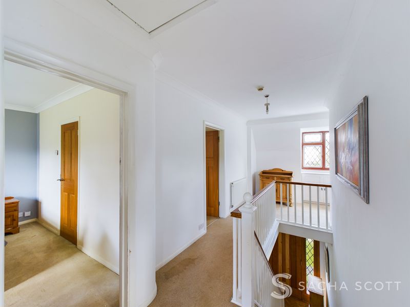 4 bed house for sale in Reigate Road 19