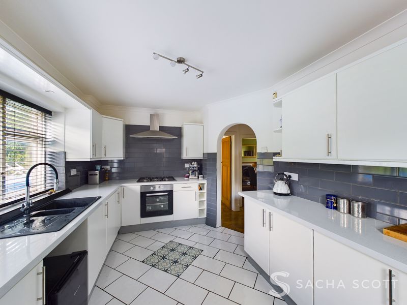 4 bed house for sale in Reigate Road 6