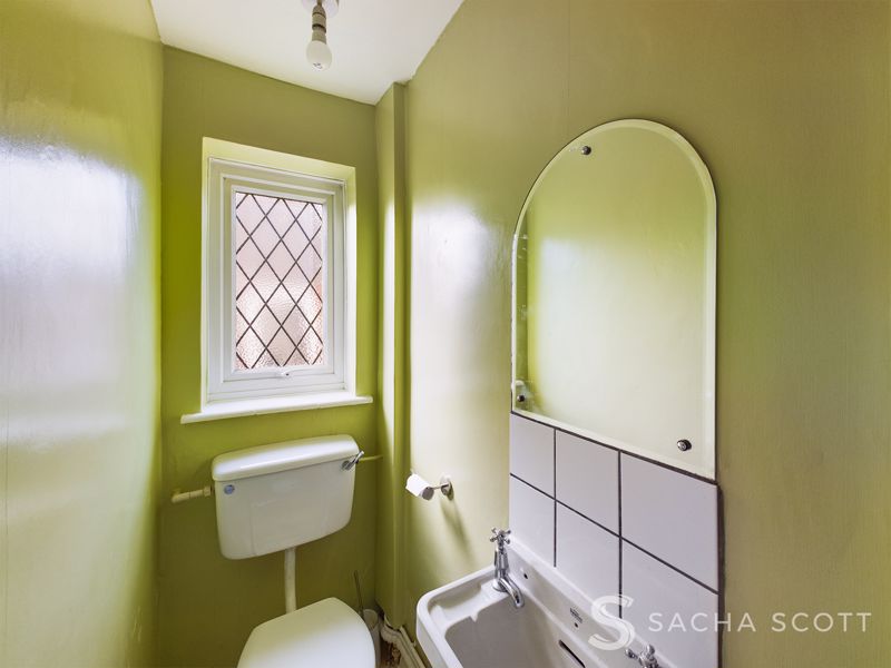 4 bed house for sale in Reigate Road  - Property Image 7