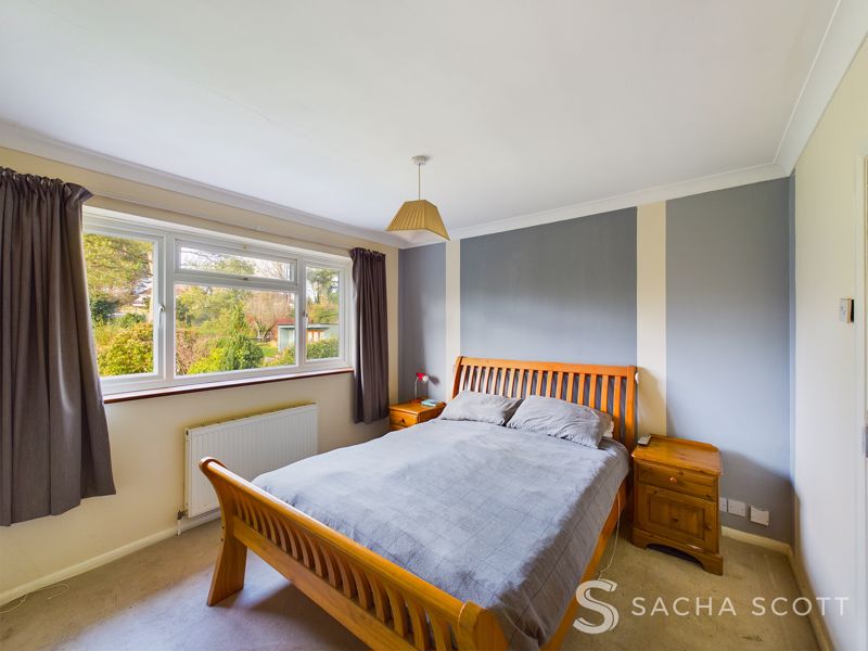 4 bed house for sale in Reigate Road  - Property Image 8