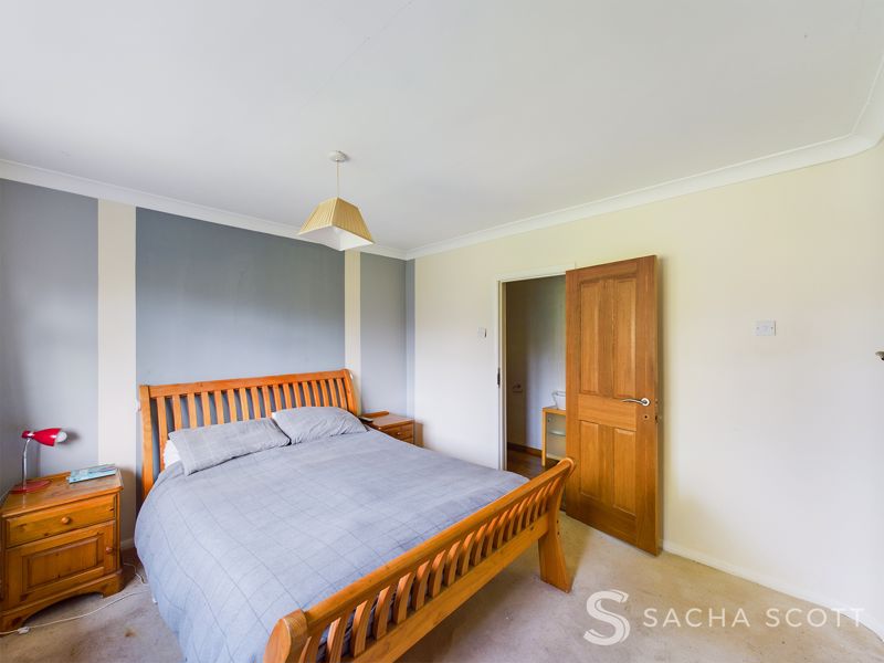4 bed house for sale in Reigate Road  - Property Image 9