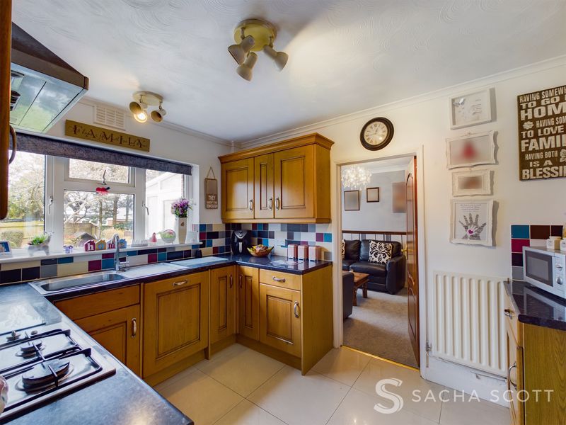 5 bed house for sale in Ferriers Way  - Property Image 6