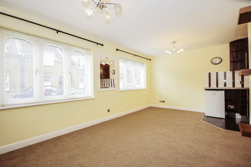 1 bed  to rent in 50 Station Approach  - Property Image 6