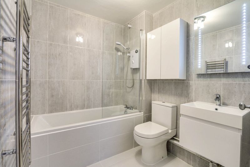 1 bed flat for sale in Eaton Road  - Property Image 3