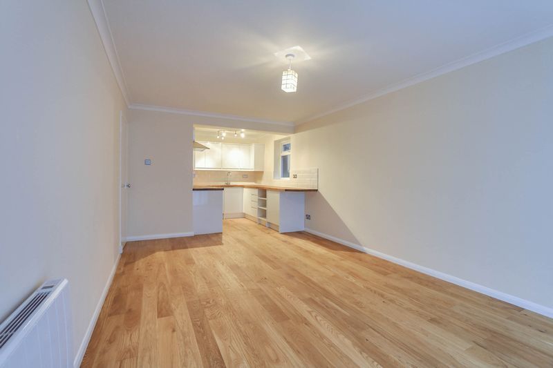 1 bed flat for sale in Eaton Road  - Property Image 5