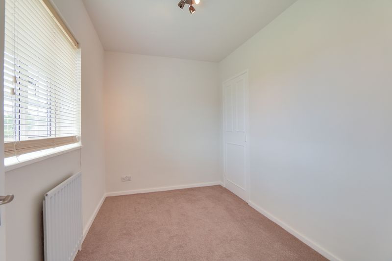 3 bed house to rent in Bankside Drive 10