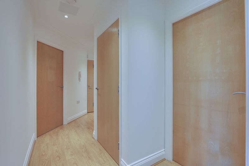 2 bed flat to rent in Windmill Lane  - Property Image 11