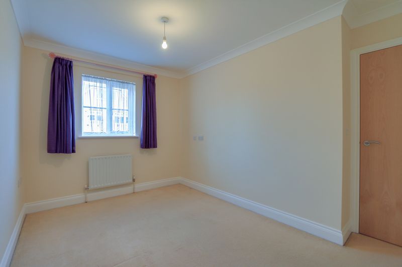 2 bed flat to rent in Windmill Lane 7