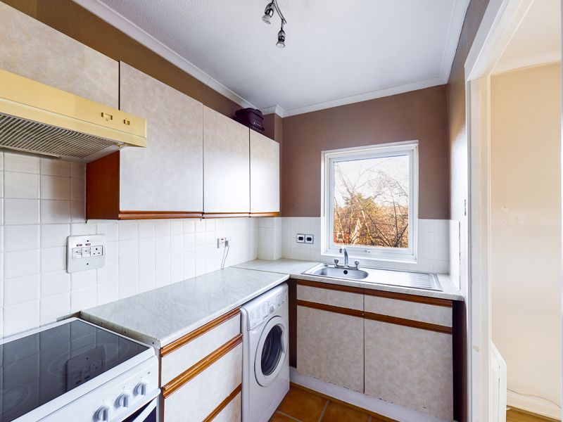 2 bed flat for sale in Southwood Close 4