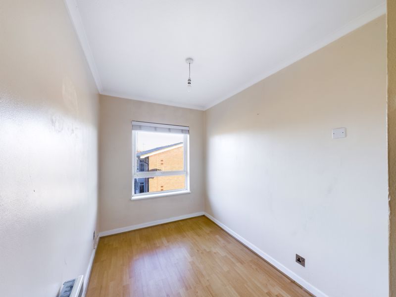 2 bed flat for sale in Southwood Close 8