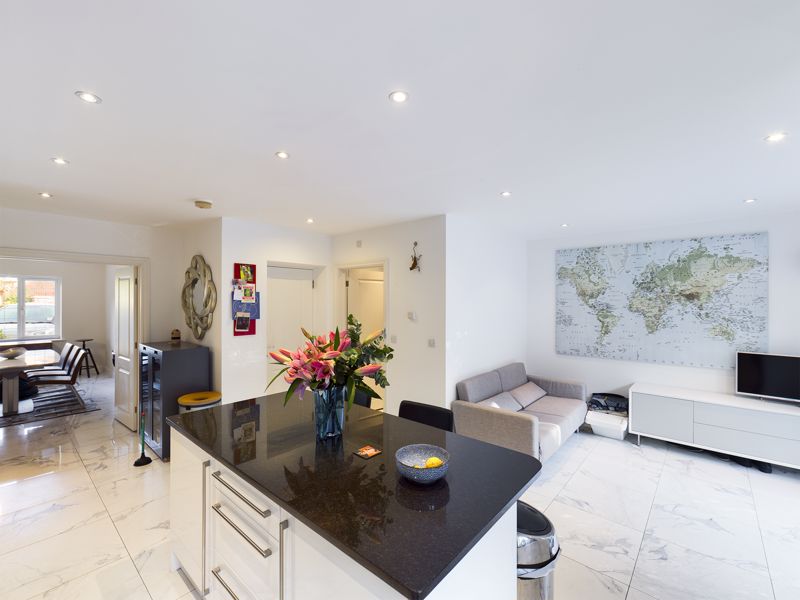 4 bed house for sale in Barons Hurst - Property Image 1