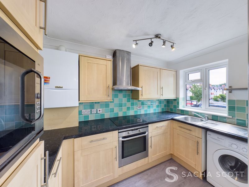 2 bed flat to rent in Deans Road  - Property Image 4