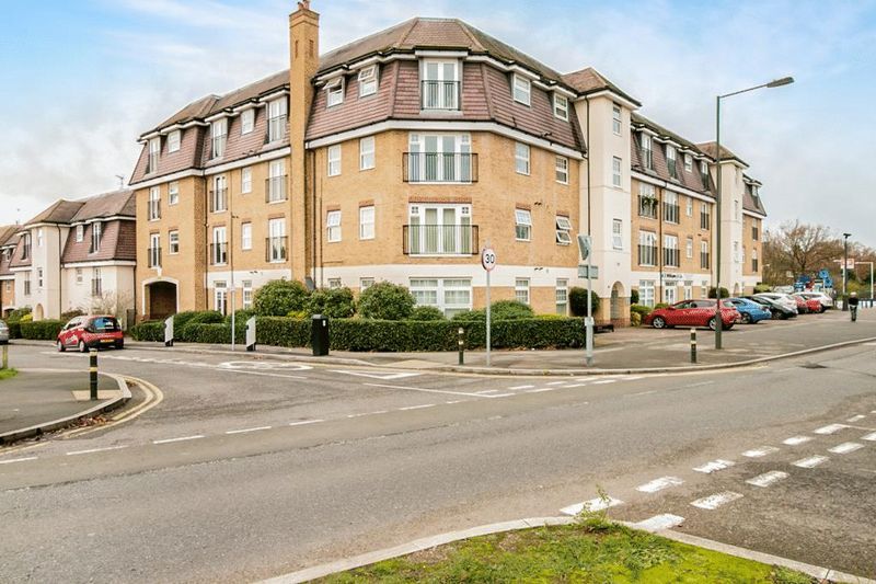 2 bed flat for sale in 104 Green Lane - Property Image 1