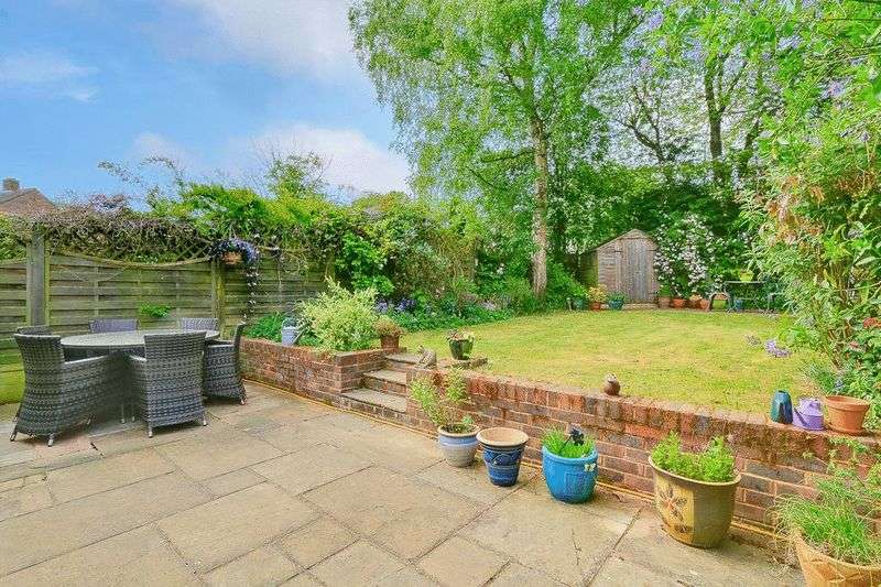 3 bed house for sale in Gale Crescent 15