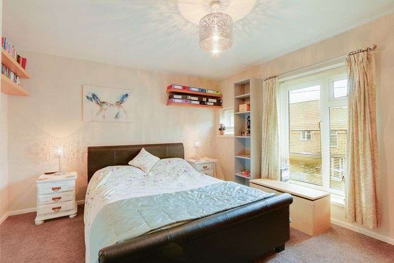 3 bed house for sale in Gale Crescent  - Property Image 7