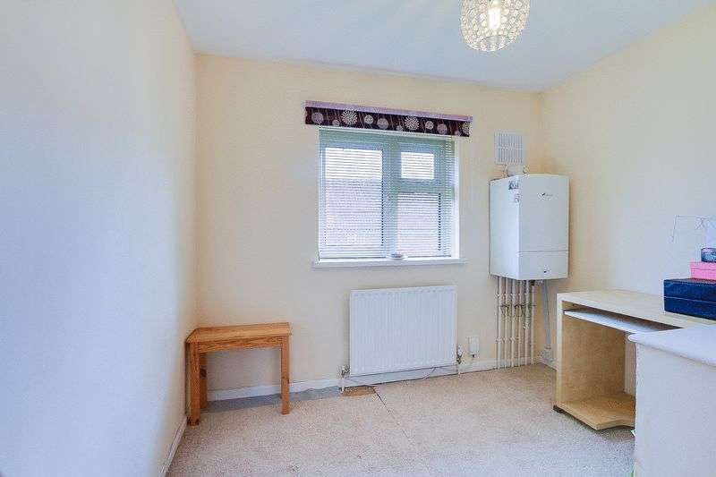 3 bed house for sale in Gale Crescent  - Property Image 10