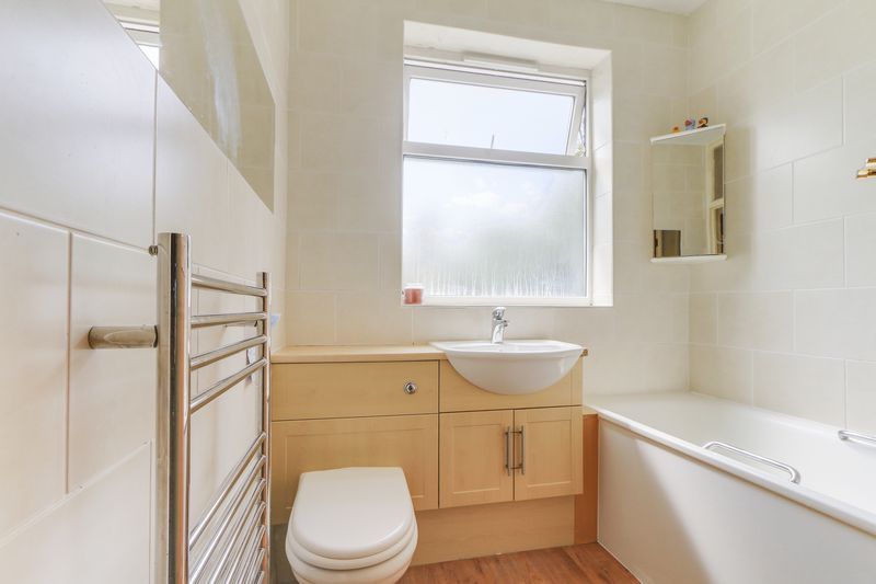 2 bed flat for sale in Carshalton Road  - Property Image 3