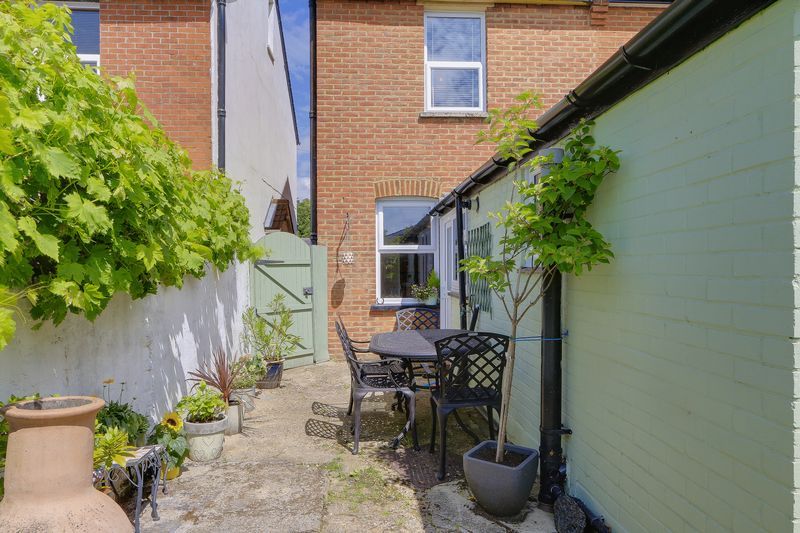 2 bed house for sale in Lower Court Road 14