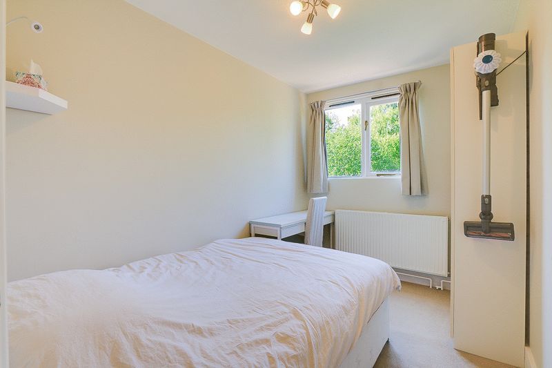 1 bed flat to rent in Croham Road 5