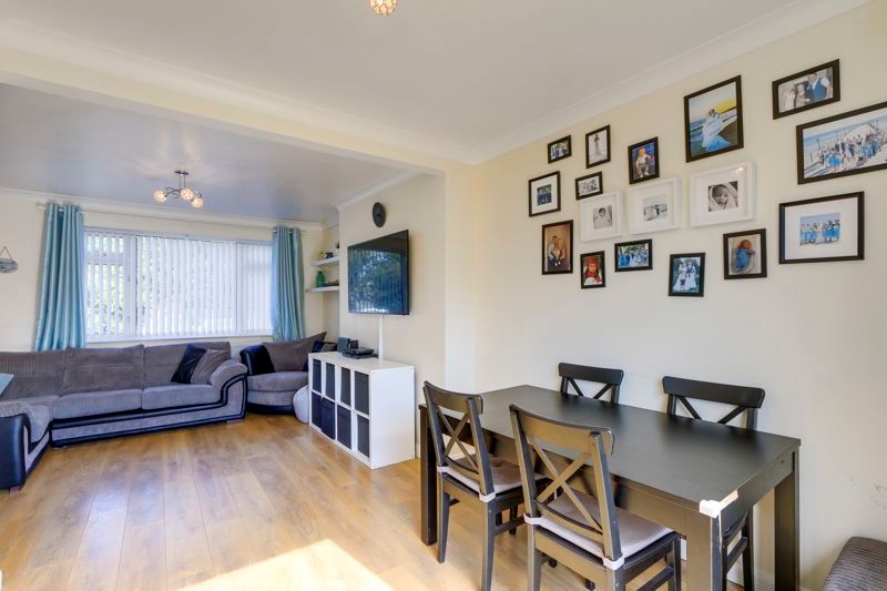 3 bed house for sale in Merefield Gardens  - Property Image 3