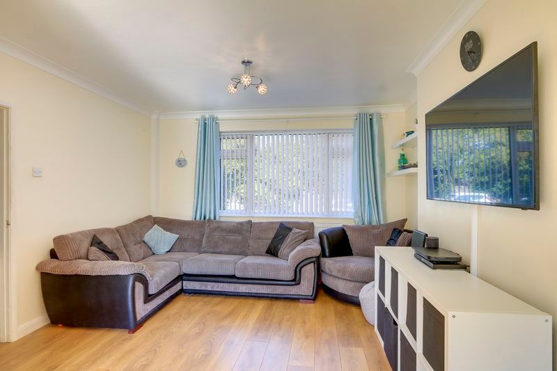 3 bed house for sale in Merefield Gardens 6