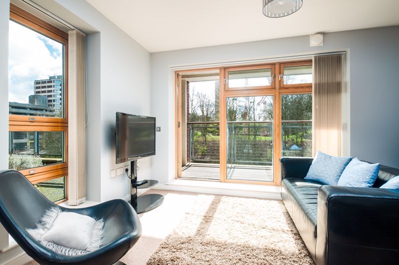 2 bed flat to rent in Broad Weir, BS1