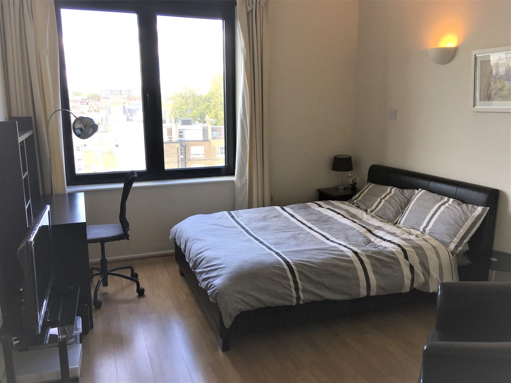 Flat to rent in Cromwell Road, London 1