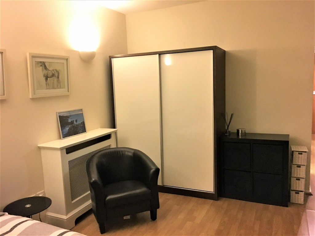 Flat to rent in Cromwell Road, London 2