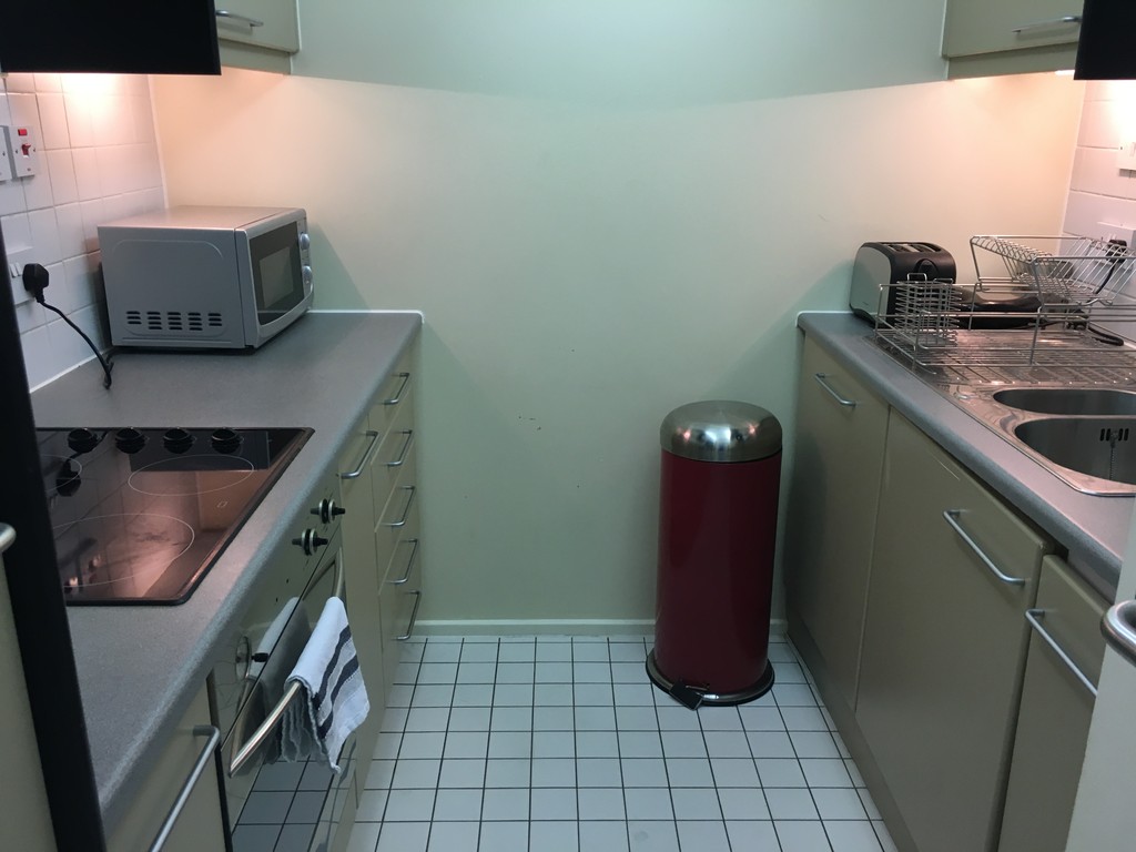 Flat to rent in Cromwell Road, London 4