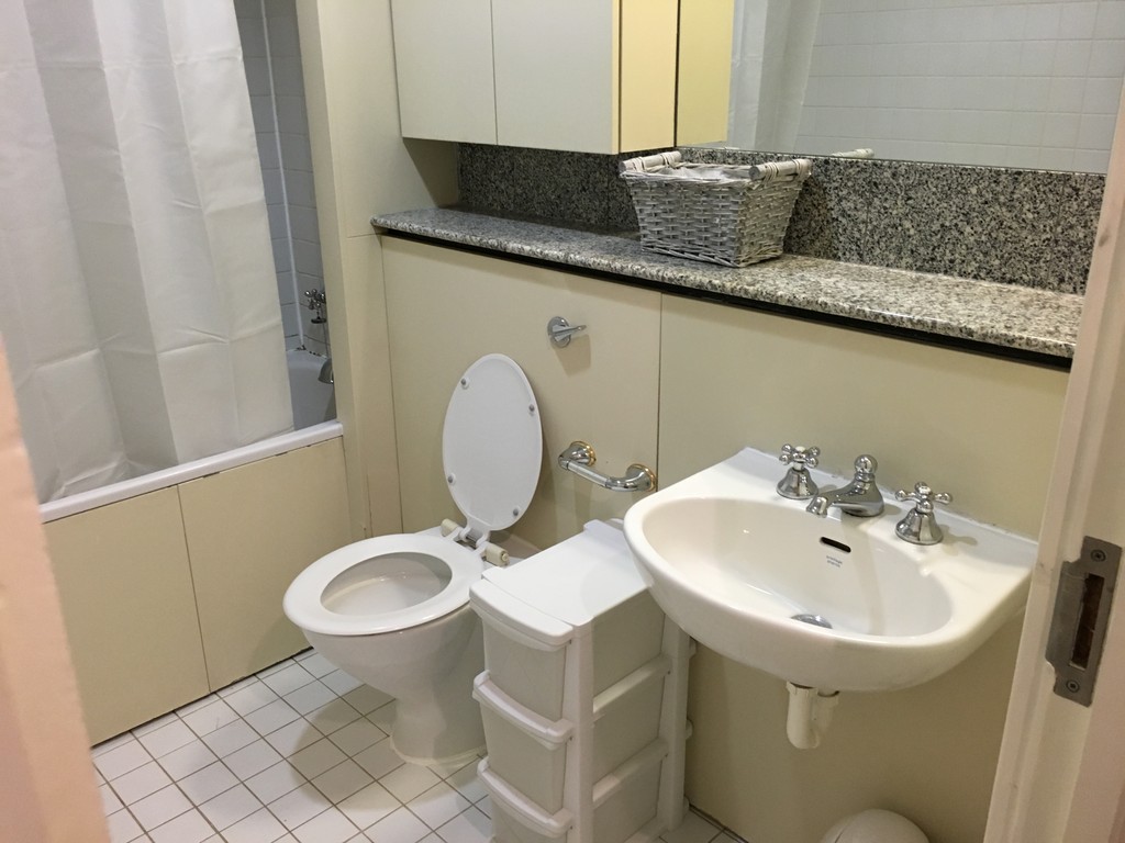 Flat to rent in Cromwell Road, London 6
