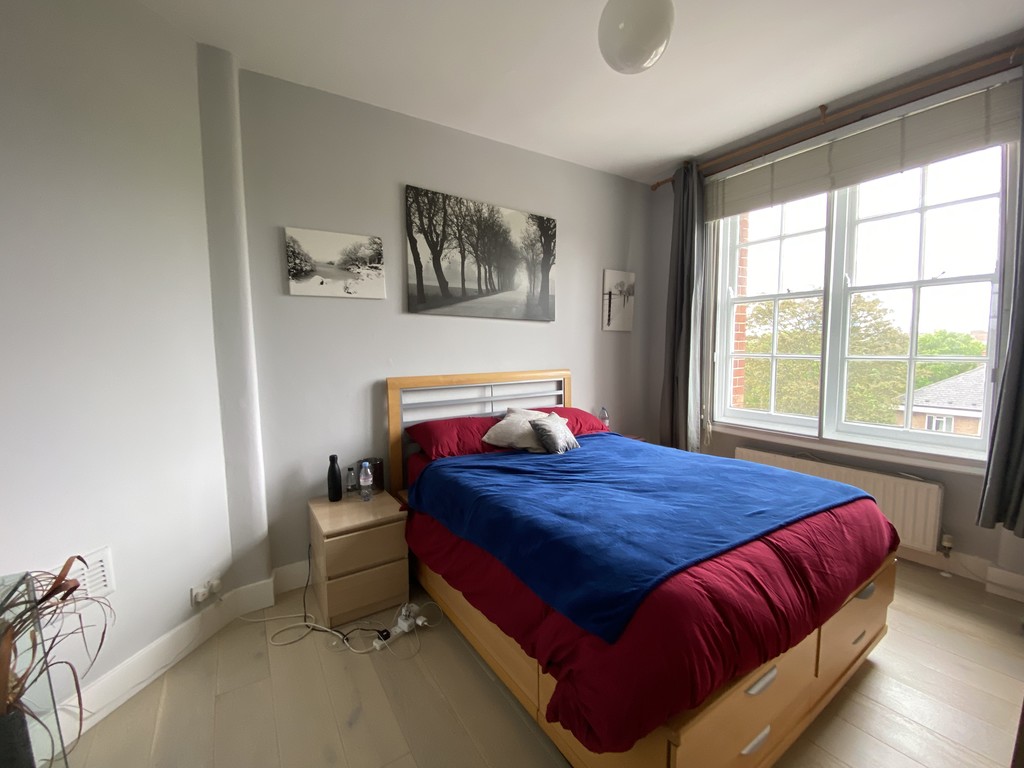 2 bed flat to rent in Grove End House  - Property Image 8