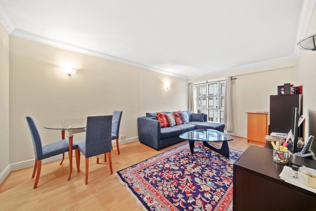 2 bed flat to rent in Belevedere Heights, NW8