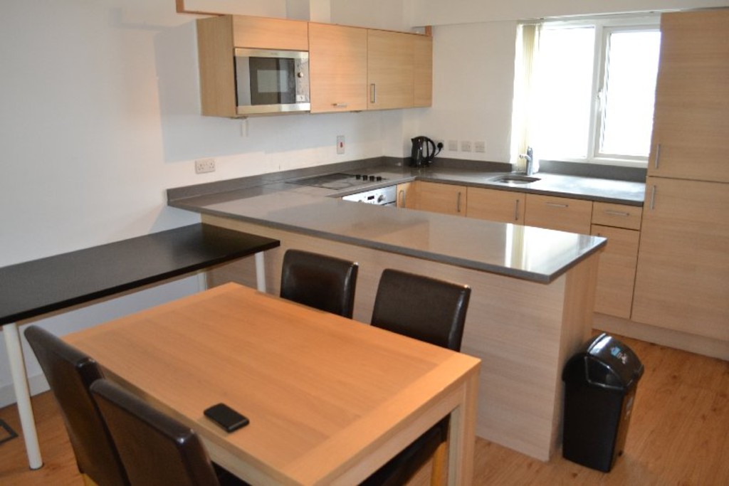 2 bed flat to rent in Amelia House 4