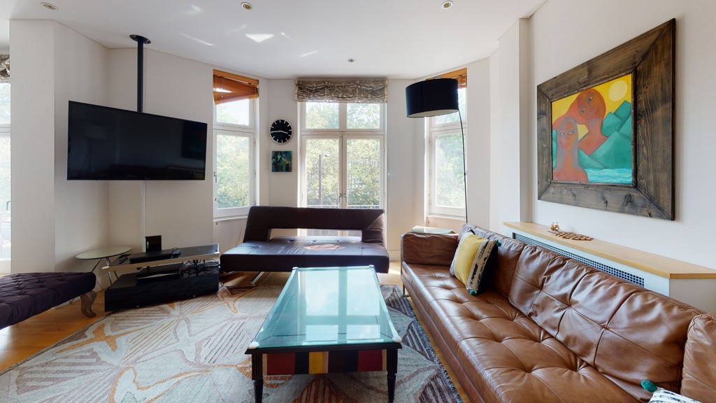 2 bed flat to rent in Clarendon Court, W9