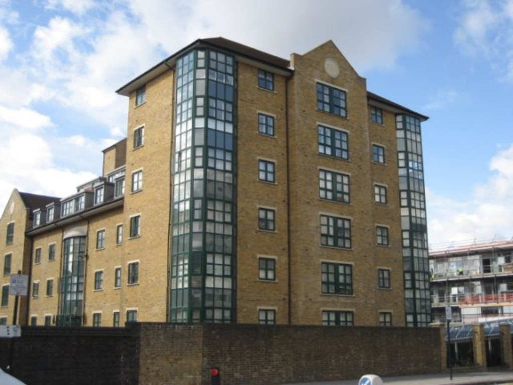 2 bed flat to rent in Belvedere Heights, NW8