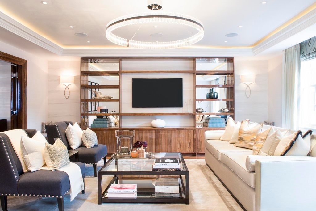 2 bed flat to rent in Grosvenor Hill, London, W1K