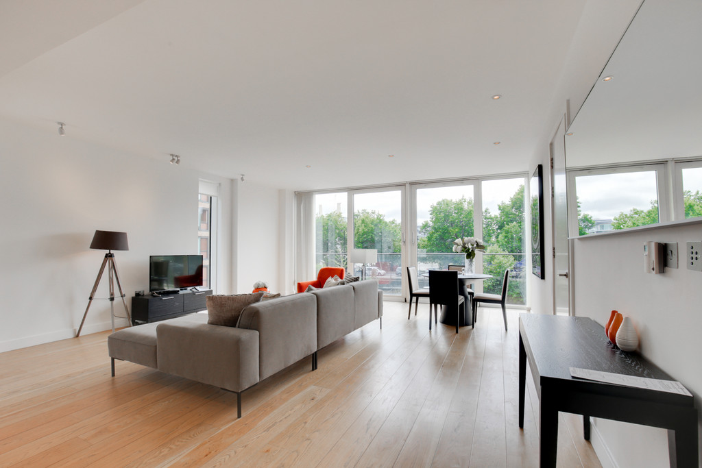 2 bed flat to rent in Grosvenor Waterside, London  - Property Image 4