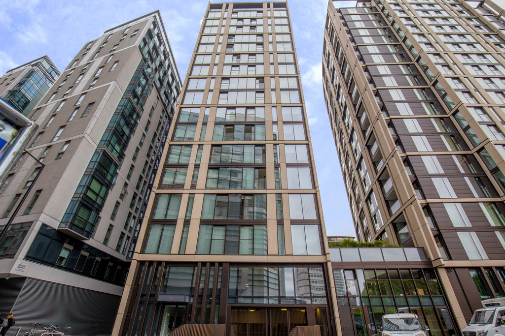 1 bed flat to rent in 3 Merchant Square 10