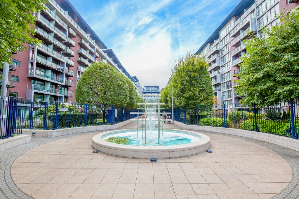 2 bed flat to rent in Chelsea Bridge Wharf, London , SW8