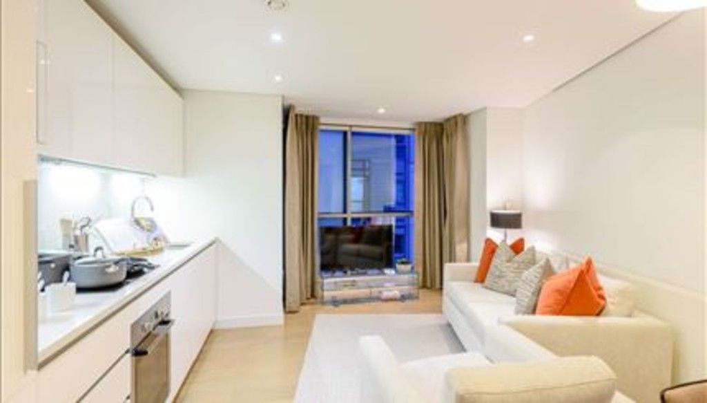 2 bed flat to rent in Merchant Square East, London, W2