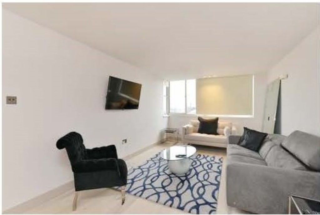 2 bed flat to rent in Cambridge Square, London, W2
