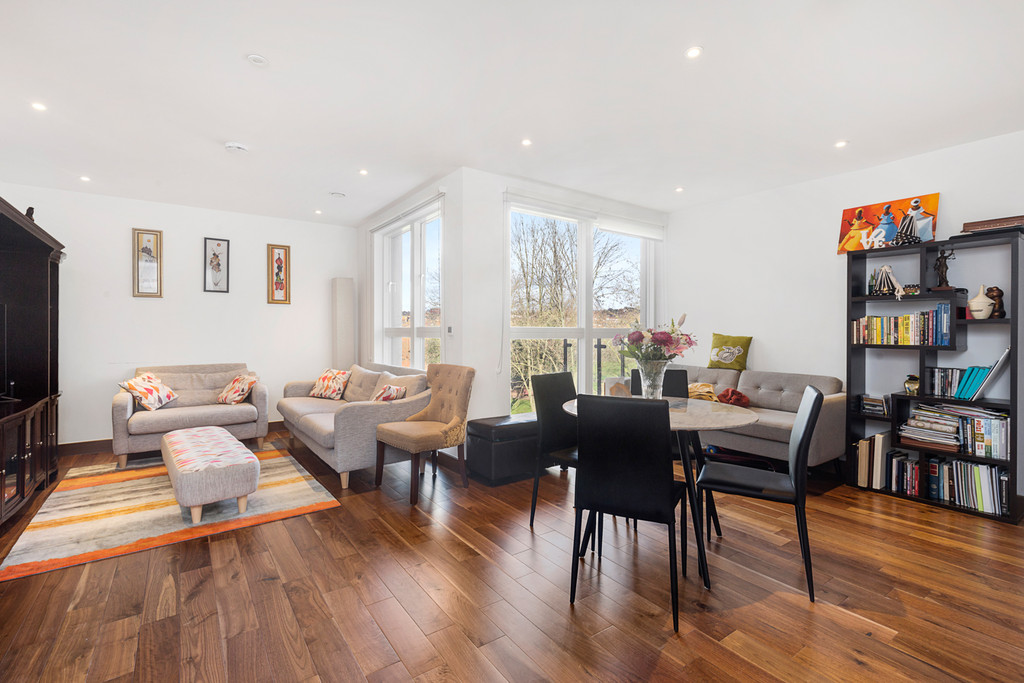 2 bed flat for sale in Maygrove Road, West Hampstead - Property Image 1