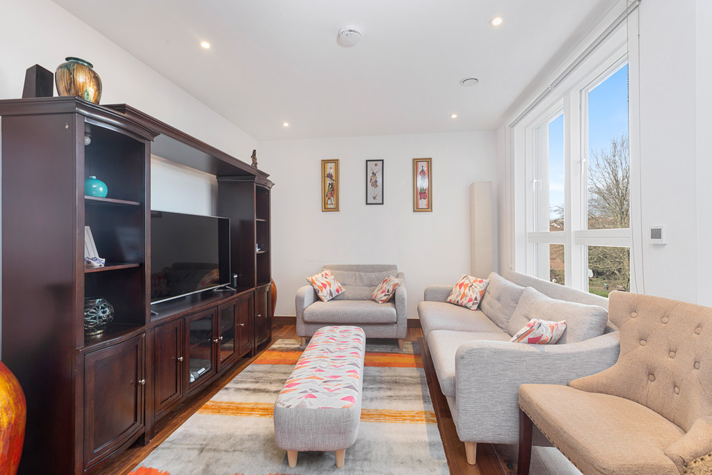 2 bed flat for sale in Maygrove Road, West Hampstead  - Property Image 2