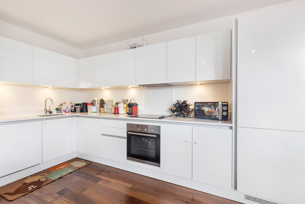 2 bed flat for sale in Maygrove Road, West Hampstead  - Property Image 3