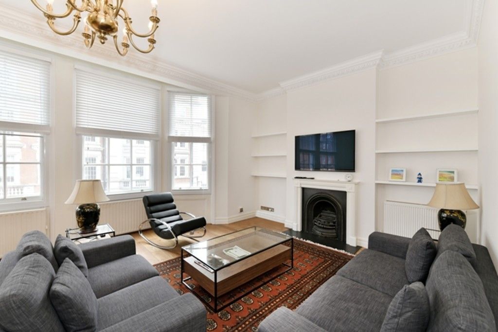 2 bed flat to rent in North Audley Street, W1K