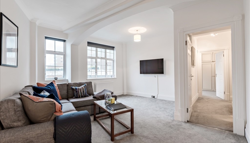 2 bed flat to rent in Strathmore Court, London  - Property Image 2